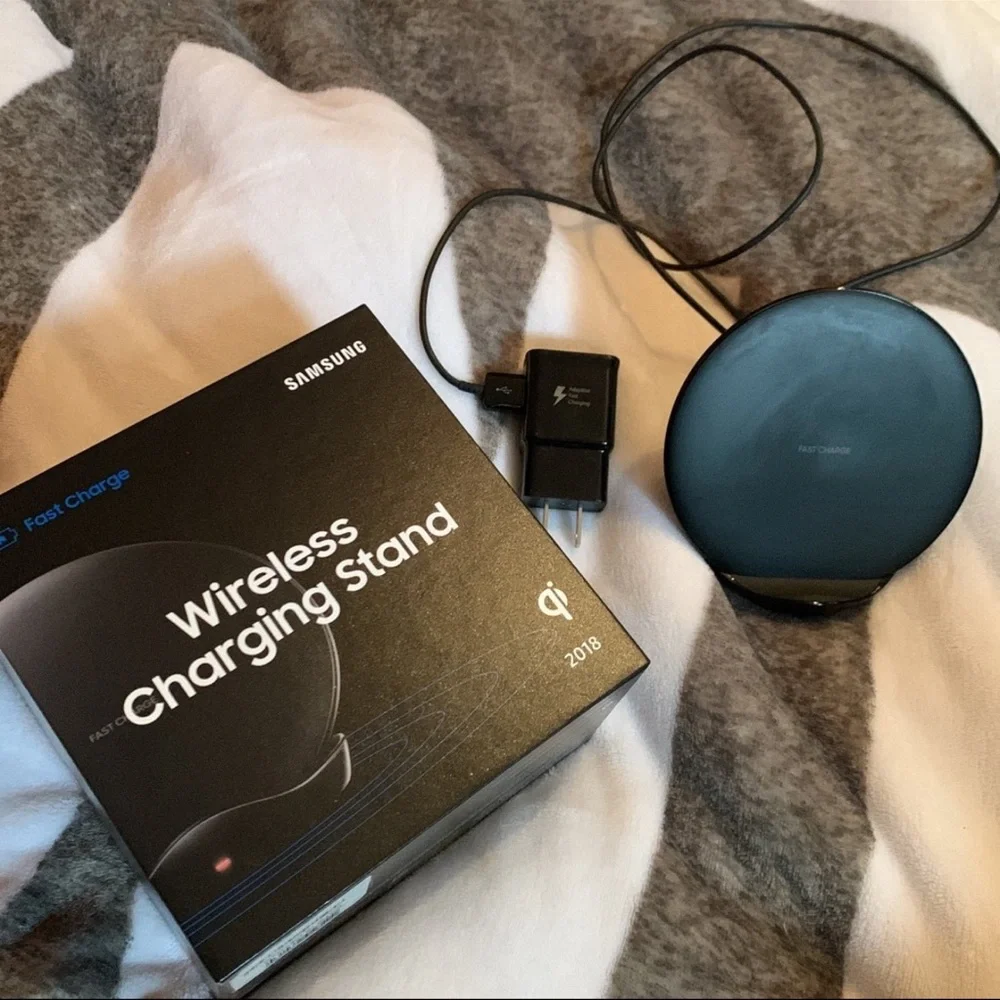 Samsung Fast Charge Wireless Stand - Black